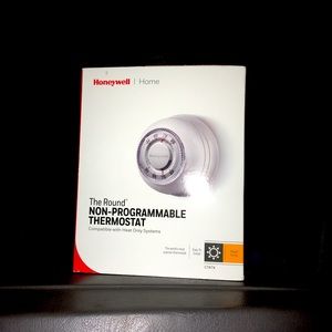 BRAND NEW IN BOX heating thermostat